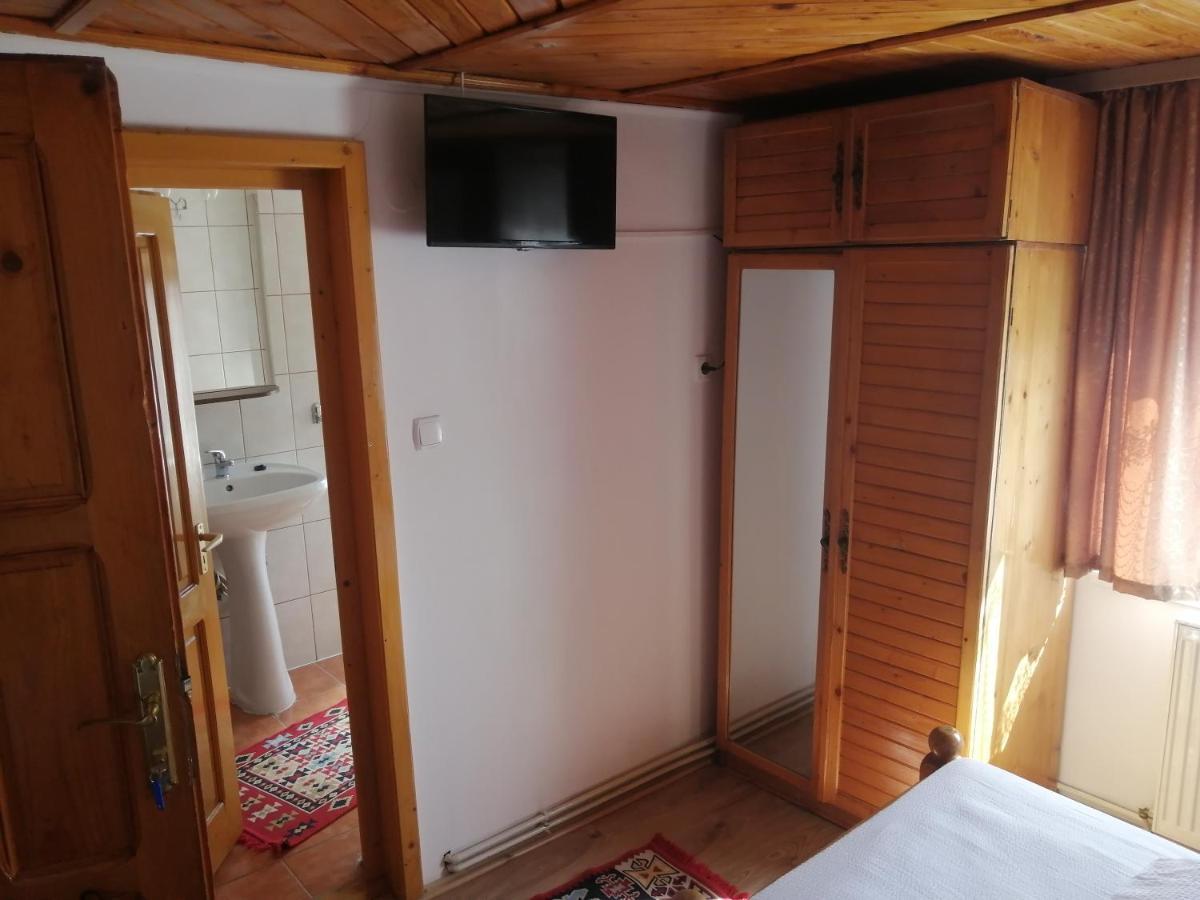 Vila Ovi Hotel Bran  Buitenkant foto